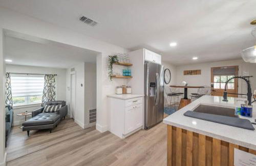 Contemporary Oaks | Heated Pool + Screened Lanai - Foto 7