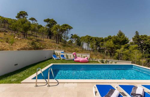 Luxe villa with pool, jacuzzi, and sauna - Foto 20