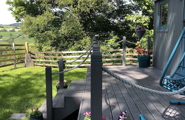 The Peacock Shepherds Hut at Hafoty Boeth - Foto 29