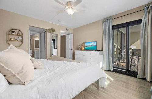 *OCEAN FRONT* Pier-adise 2Bed/2Bath, Sleeps 8 - Photo 10