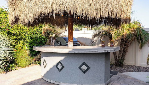 Luxe Indio Stay w/ Pool, Tiki Bar & Fire Pit Near Coachella Longfellow - Foto 2, Interior