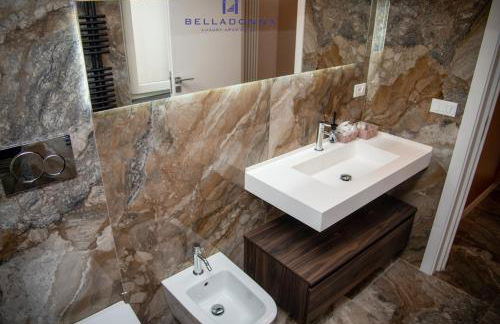 Belladonna Luxury Apartment - Photo 31