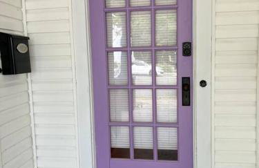 The Purple Door apt in the heart of Radford city - Foto 19