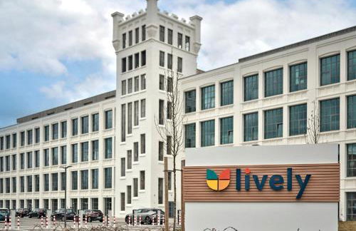 LIVELY Weiße Dame Gronau - Foto 1