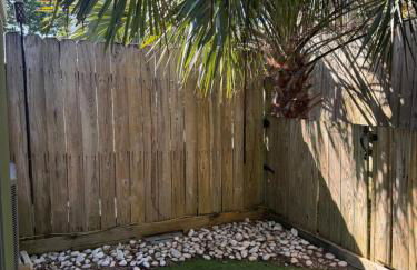 Full townhouse near Shem Creek & Downtown with Hot Tub - Photo 12