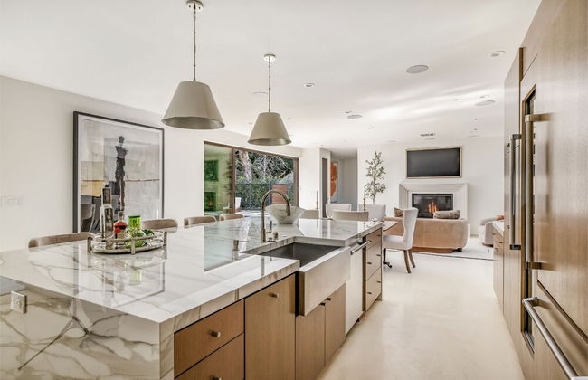 Laurel Canyon - Photo 12