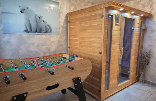 Chalet avec Jacuzzi, billard, jardin clos, proche Paradiski - Foto 7