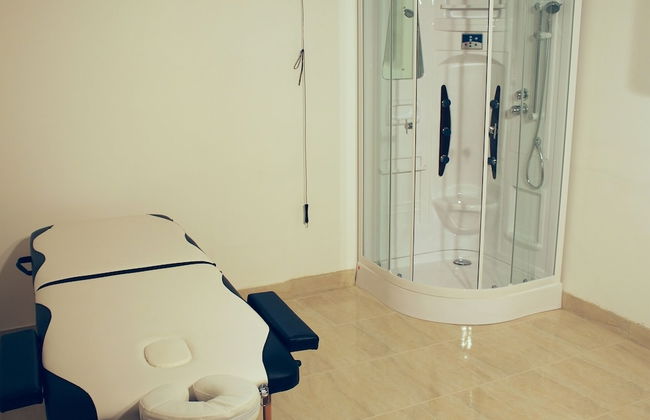 Luxury Apartment in Opatija for 8 People With Pool and Silk Bedding - Photo 13