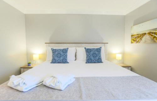 Pool Table, Minigolf, Games at Pondside FunHouse - Foto 2