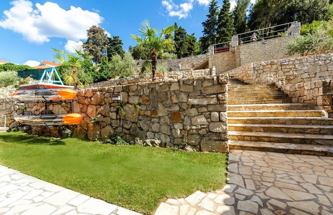 Beachfront Villa Gabriela with Pool - Foto 60