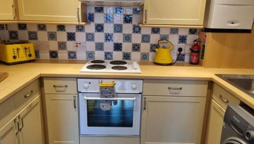 Lichfield 2-bed whole apartment - Foto 2