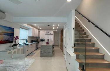 Beach House with Rooftop Jacuzzi - Foto 47