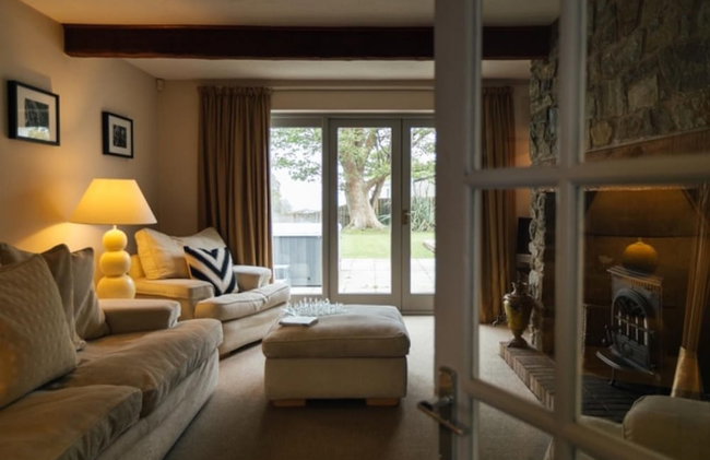 Oaktree Lodge - Luxury Cottage, Hot Tub, Sea Views - Foto 13