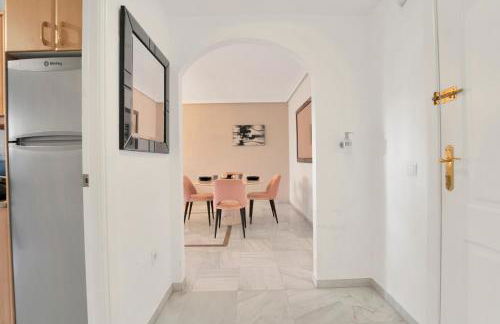 Apartamento con enorme terraza en complejo con piscina en Nueva Andalucía - Lorcrimar - Foto 26