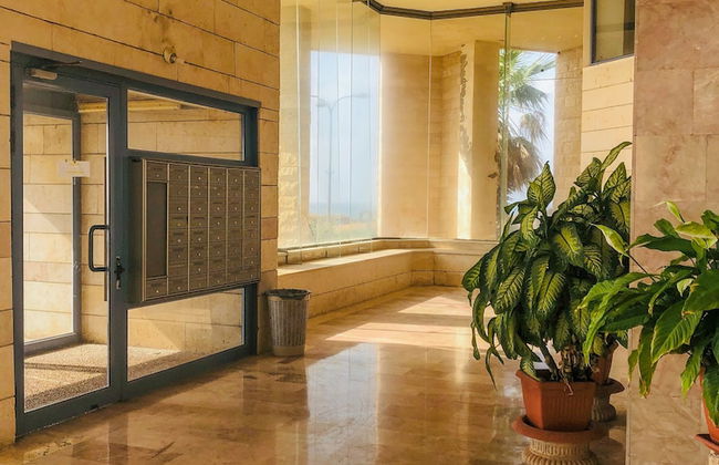 Royal Apartment on the Sea - Photo 2