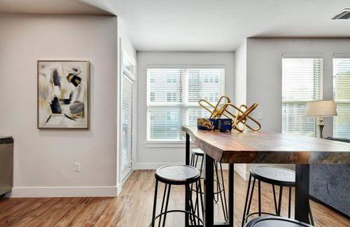 Attractive Cozy Studio Near Downtown Pool Gym - Foto 13