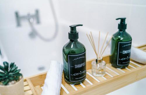 The Acacia Lodge - Beautiful & Modern 3-BR with FREE Parking - Perfect For Business or Work Stays by Parydise Properties - Foto 37