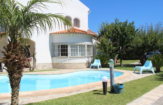 Sesimbra Stylish Villa by Homing - Photo 9