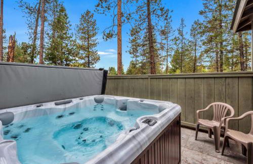 Walk to Everything! Hot tub, SHARC passes - Foto 21