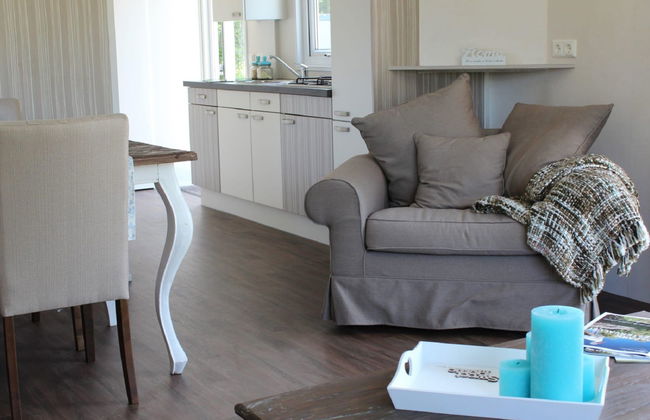 2 bedroom House in IJhorst with swimming pool and terrace - Photo 3