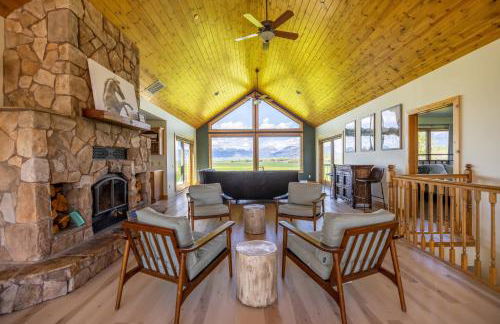 Mountain View Home w/Hot Tub - Close to Downtown! - Foto 2