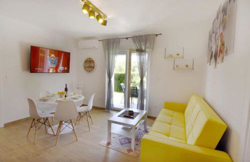 Relaxing holiday home with shared pool - Foto 3