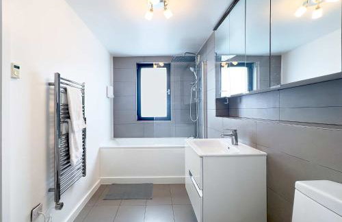 Beautiful London Townhouse - 5 mins from Queens Road Station - Foto 9