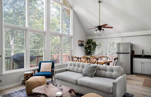 Modern Cabin w Hot Tub & Indoor Pool Gym Access! - Foto 4