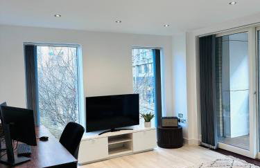 Luxury Corner Apartment by Cambridge Station with Free Allocated Underground Parking & Flexible Beds - Foto 13
