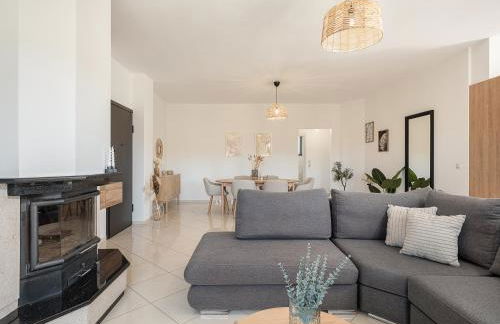 Sol Luxury Apartment - close to the beach with a private heated mini pool - Foto 13