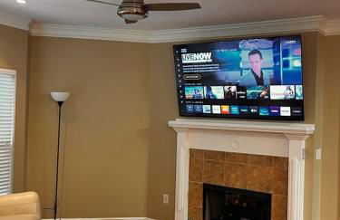 Private Fenced Yard • Sleeps 10 • Mins to Malls - Foto 45