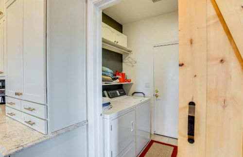 Mtn-View Haven with Hot Tub! 28 Mi to Mt Rose Ski - Foto 14