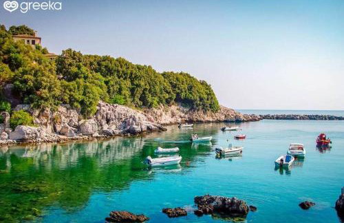 The Yacht House - Photo 35