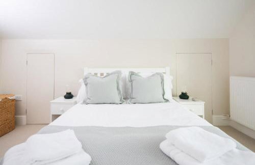 Superior House for 6 Near Beach w Parking Garden - Foto 52