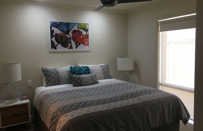 Fringe Apartments - Photo 2