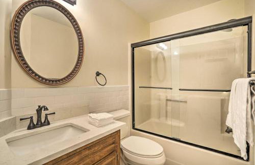 Pet-Friendly Suburban Escape with Deck and Grill! - Foto 19