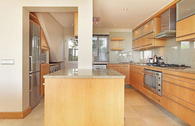 Dolphin Beach E5 - Photo 21