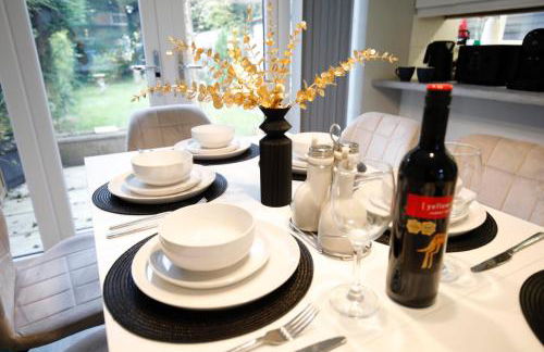 3 bedroom near airport Up to 40 percent off - Foto 40