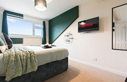 Stylish 4-Bed City Apartment, Sleeps 6, Ample Parking & Free Wi-Fi - Foto 19