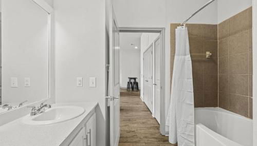 LUX 2B2B with Pool & Parking near the Heart of Austin - Foto 3, Shower