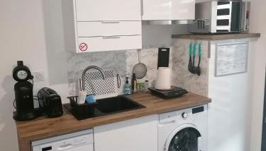 Studio BLEU, Neuf, classé 3 étoiles, Clim, Wifi, Lave-linge, Lit King Size, au calme et à 800m des plages de Valras Plage - Foto 2