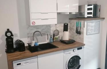 Studio BLEU, Neuf, classé 3 étoiles, Clim, Wifi, Lave-linge, Lit King Size, au calme et à 800m des plages de Valras Plage - Foto 2