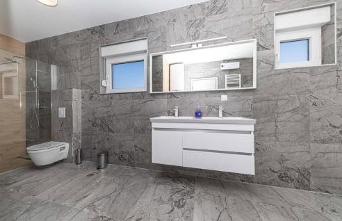 Villa Hirundinidae - Photo 36