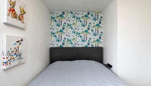 Fun Backyard Close to Downtown Pet Friendly 4BDRM - Photo 3