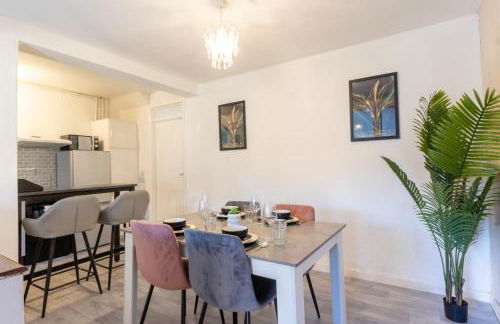 Open Mind Property - HotTUB, 4 Beds & 2 Free Parking - Foto 29