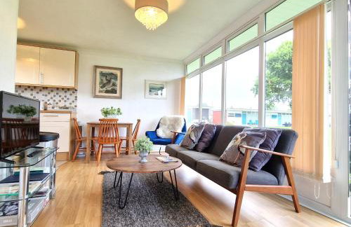 93 Broadside Holiday Chalet near Broads & Beaches - Photo 1