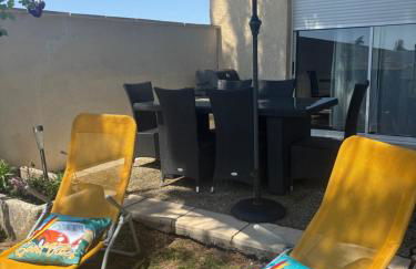 Piscine et jacuzzi à 2km de la plage de St Georges de didonne - Foto 16