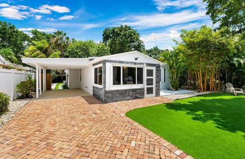 Perfect FLL Location with Putting Green - Foto 1