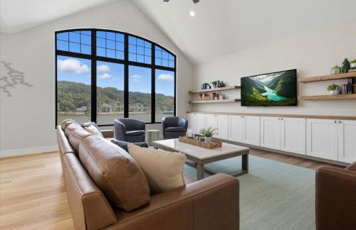 Modern Lakefront Escape | The Twelve - Foto 5