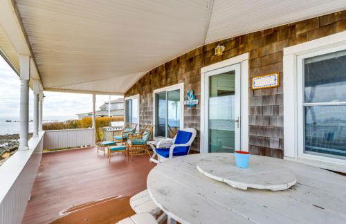 Dreamy Waterfront Westbrook Home on Private Beach - Foto 23